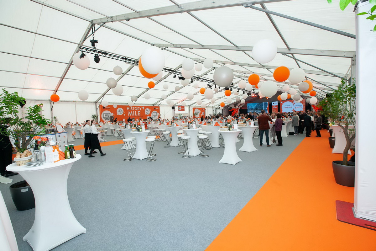 Eventzelt mit Teppich
